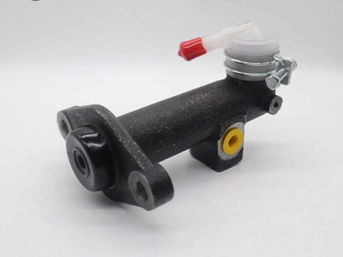 Clutch Master Cylinder for ISUZU NKR 8-94336-888-1 8-97079-811-0