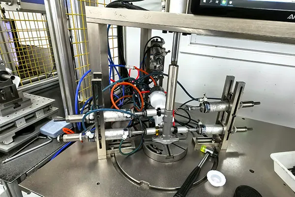 Quality control inspection of hydraulic clutch cylinders